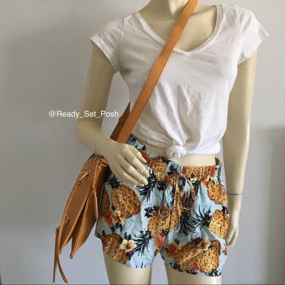 Joe's Jeans Handbags - 🔴 Joe's yellow crossbody bag Josie with pockets